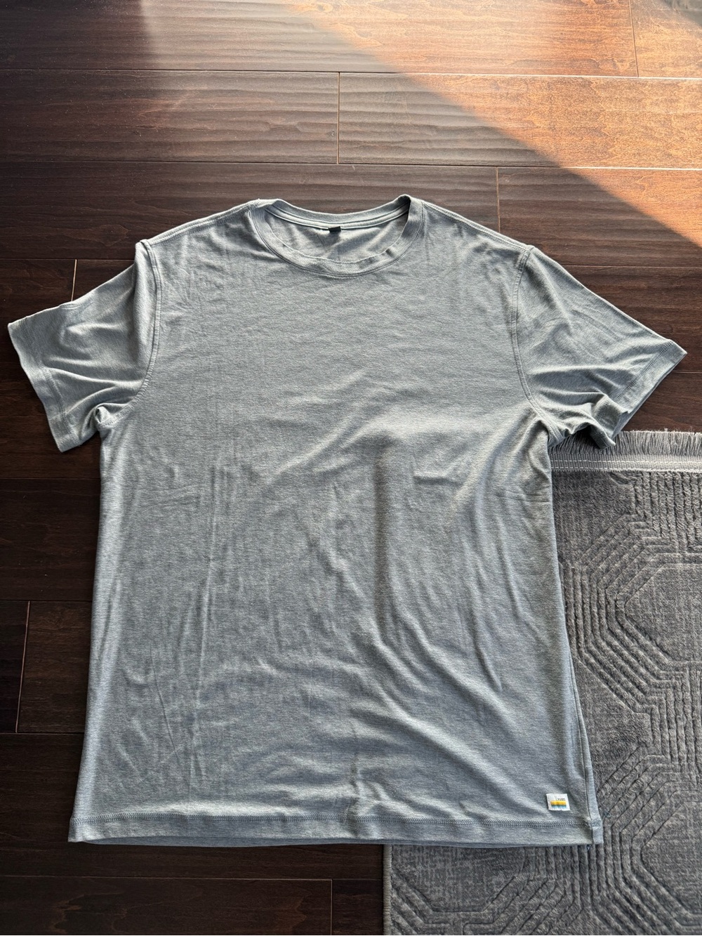 Vuori Strato shirt men’s M Light Blue Gray